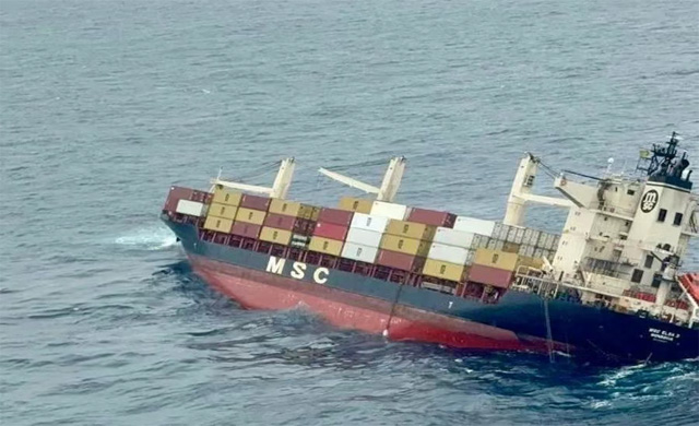 MSC一集装箱船沉没！有危险品货物落水！